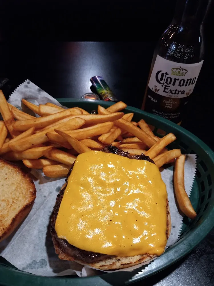 Classic Cheeseburger